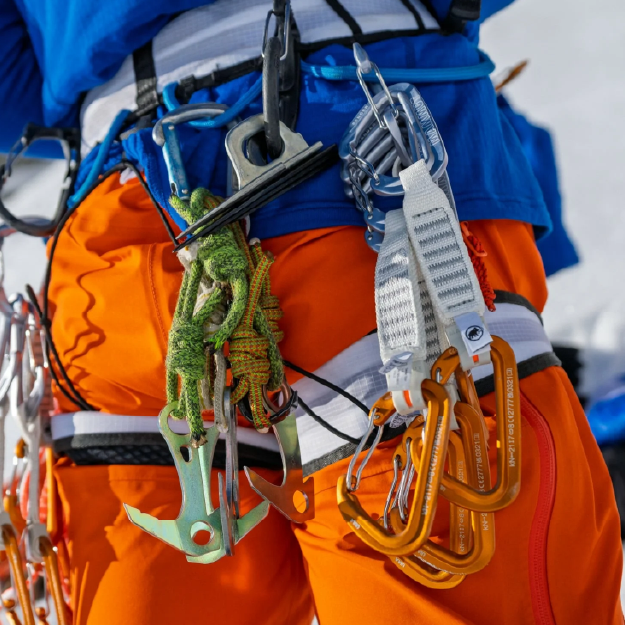 Mammut Sender Screwgate Carabiner - Image 2